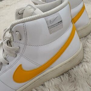 Nice Court Royale 2 Mid Sneakers